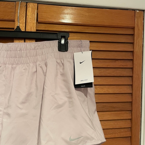 Nike One Dri-Fit Loose Fit Lined Grey Active Running Shorts Sz XL NWT - Picture 2 of 7